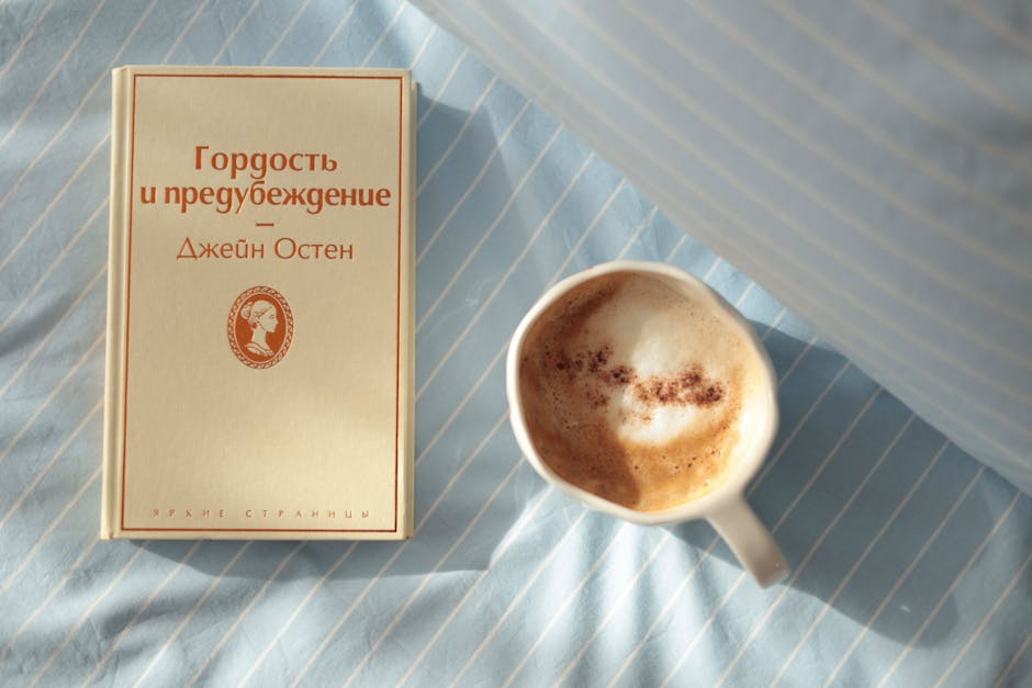 Nahaufnahme eines aufgeschlagenen Buches mit Lesezeichen